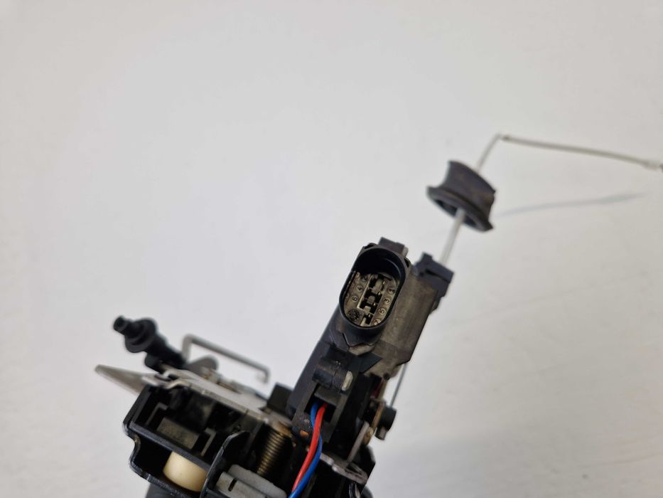 Prawy Przedni Przód Zamek Drzwi Pasażera 7PIN Audi A4 B6 A6 C5