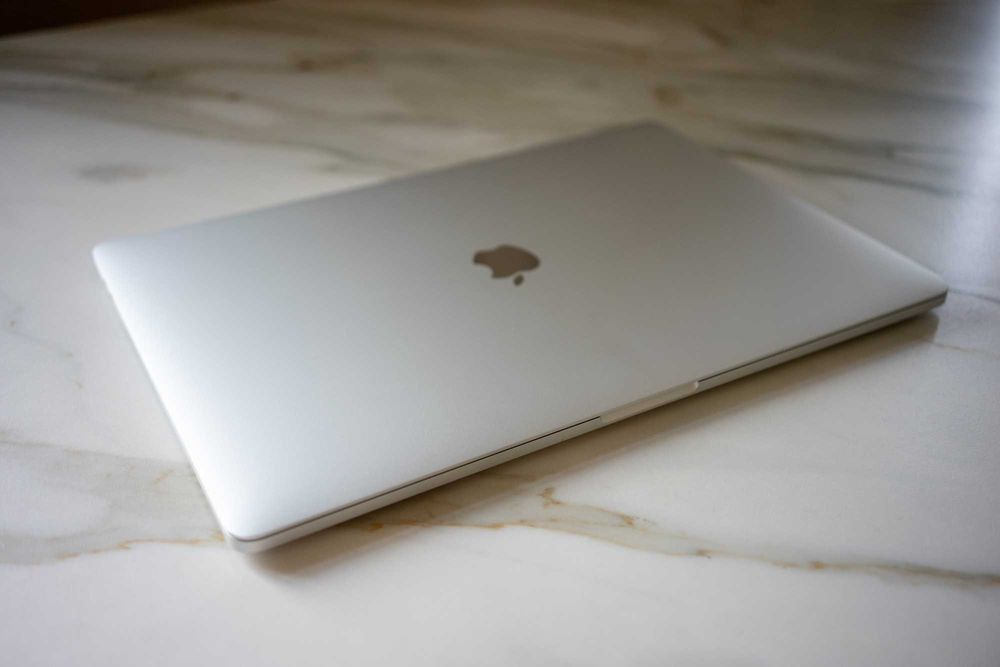 Macbook Pro 15 i7 256GB