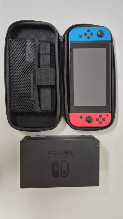 Nintendo Switch v2 + etui + karta 256gb