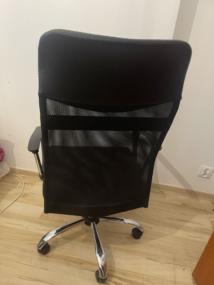 Regulowane krzesło biurowe jysk