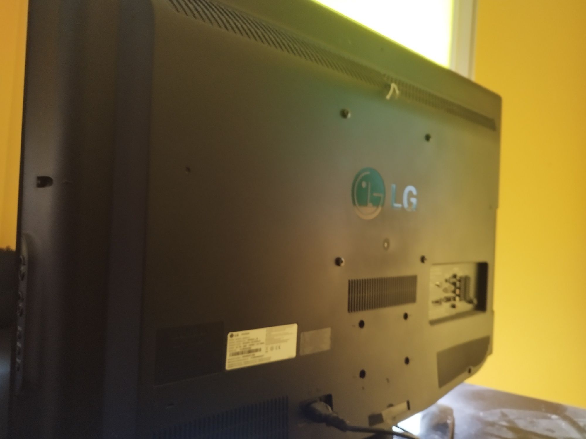 Telewizor LG 37LF2510
