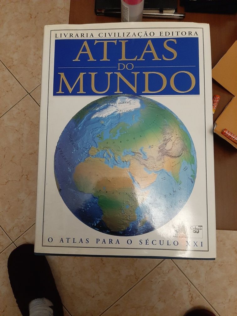 Vendo este livro de conhecimento do mundo