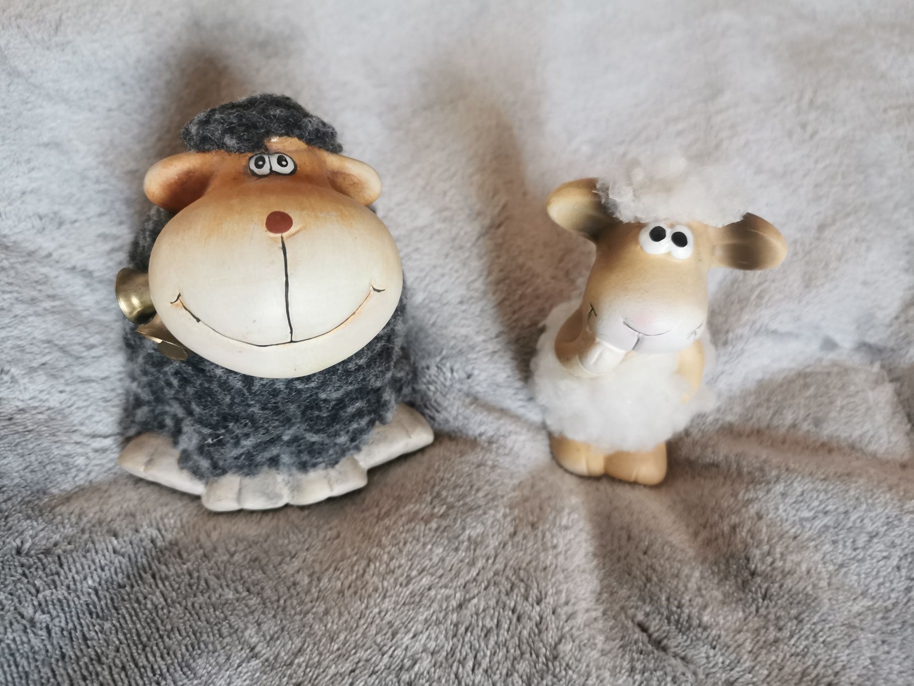 Skarbonki, figurki, świeczniki