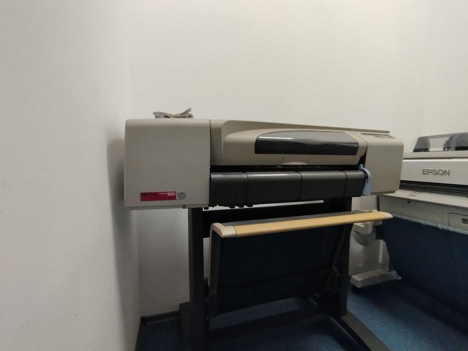 Плоттер HP DesignJet 500 - годится для печати больших чертежей и карт