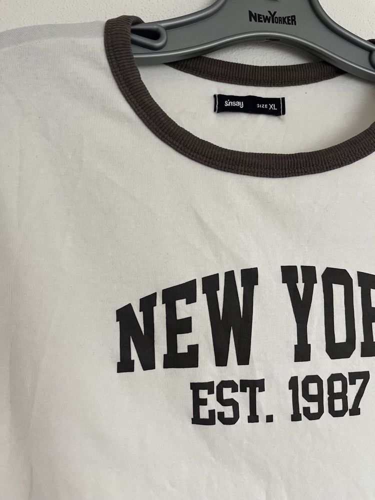 Krótki biały crop top koszulka z napisem