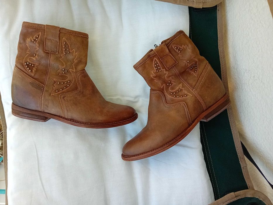 Botas em pele (couro) tam. 37