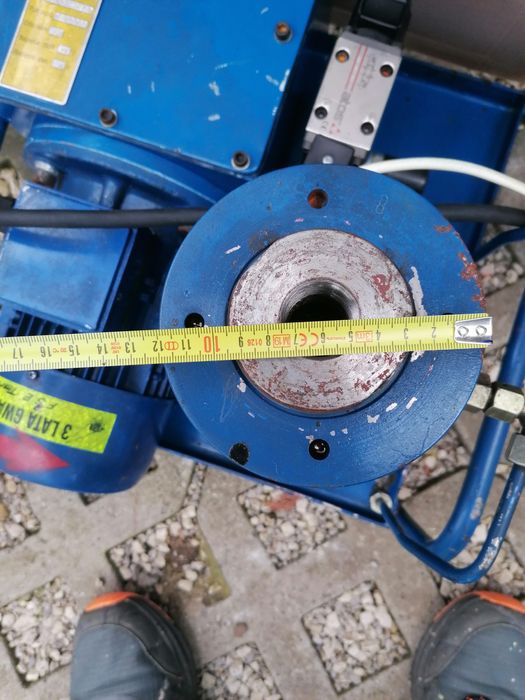 Pompa hydrauliczna z silnikiem i tłokiem