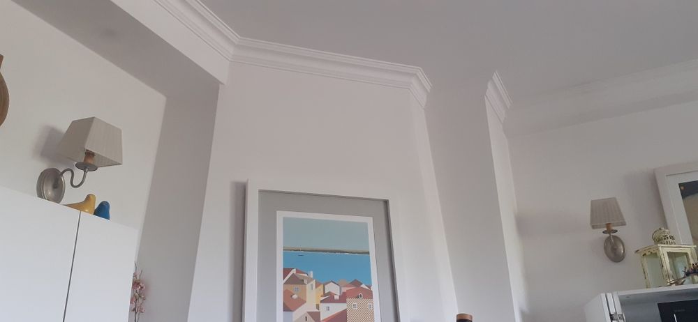 Aplique de parede (x2) prateado e com abajures brancos em organza