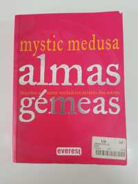 Mystic Medusa, Almas gémeas