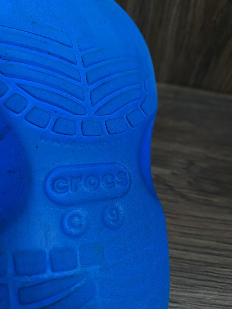 Дитячі Crocs розміра (6/7-чорні) і (С9-сині)