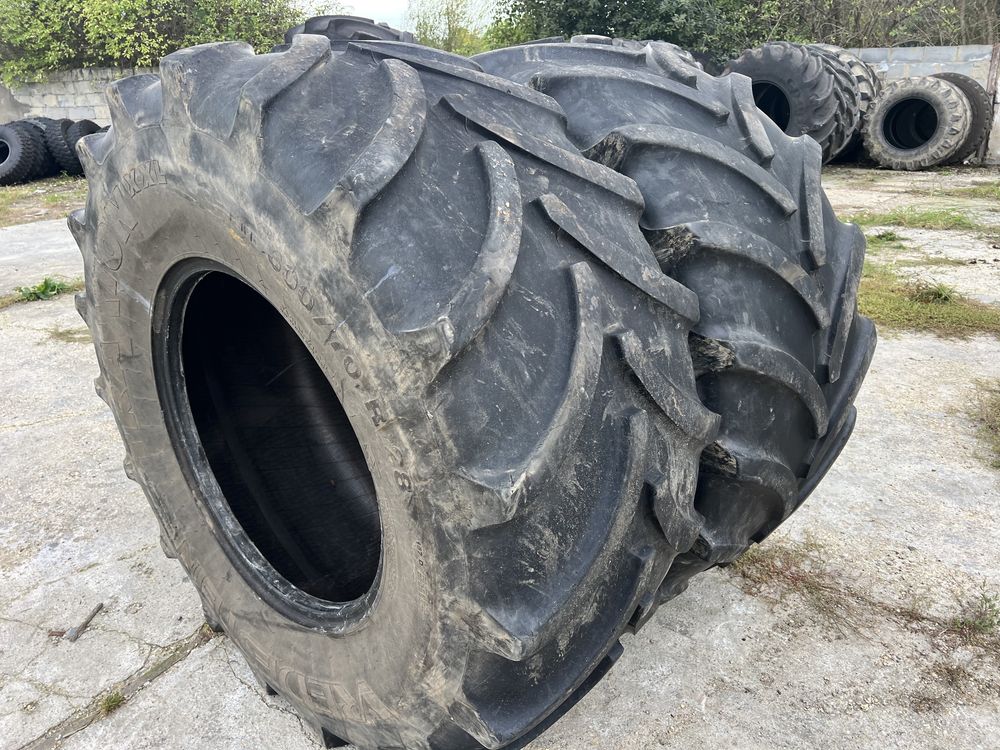 Opony 600/70R28 Vredestein