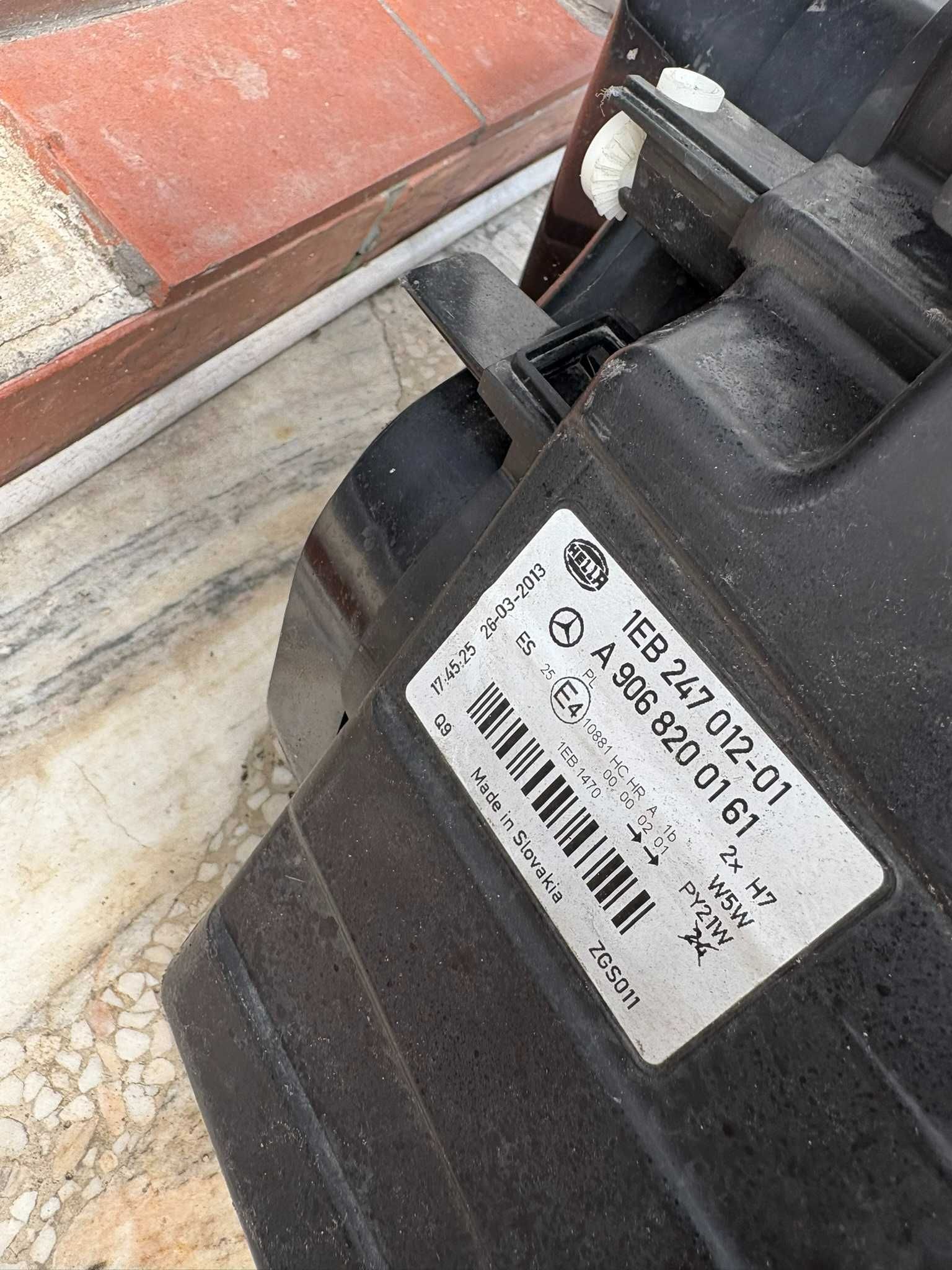 Lampa lampy przód Mercedes sprinter 906 przed liftem