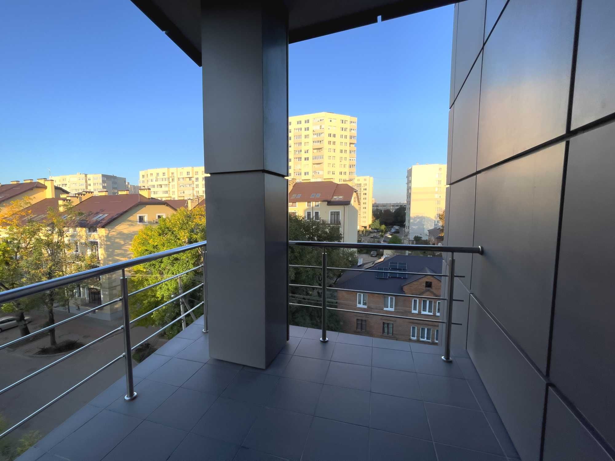 Оренда офісного приміщення, 228 м² за 12$/ м², на вул. Угорська