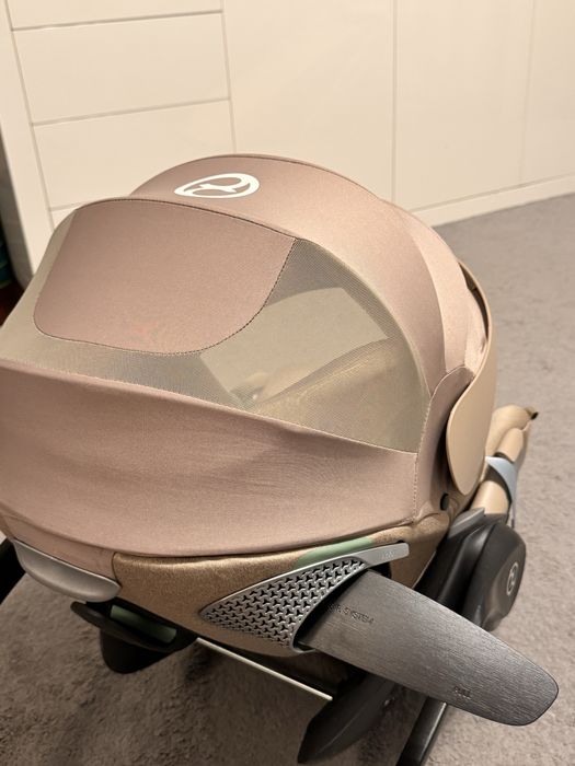 Cybex Cloud T i-Size Cozy Beige + isofix + adaptadores Melio