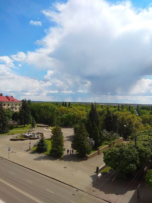 Продається ЕКСКЛЮЗИВНА 3кімнатна СТАЛІНКА в самому центрі міста