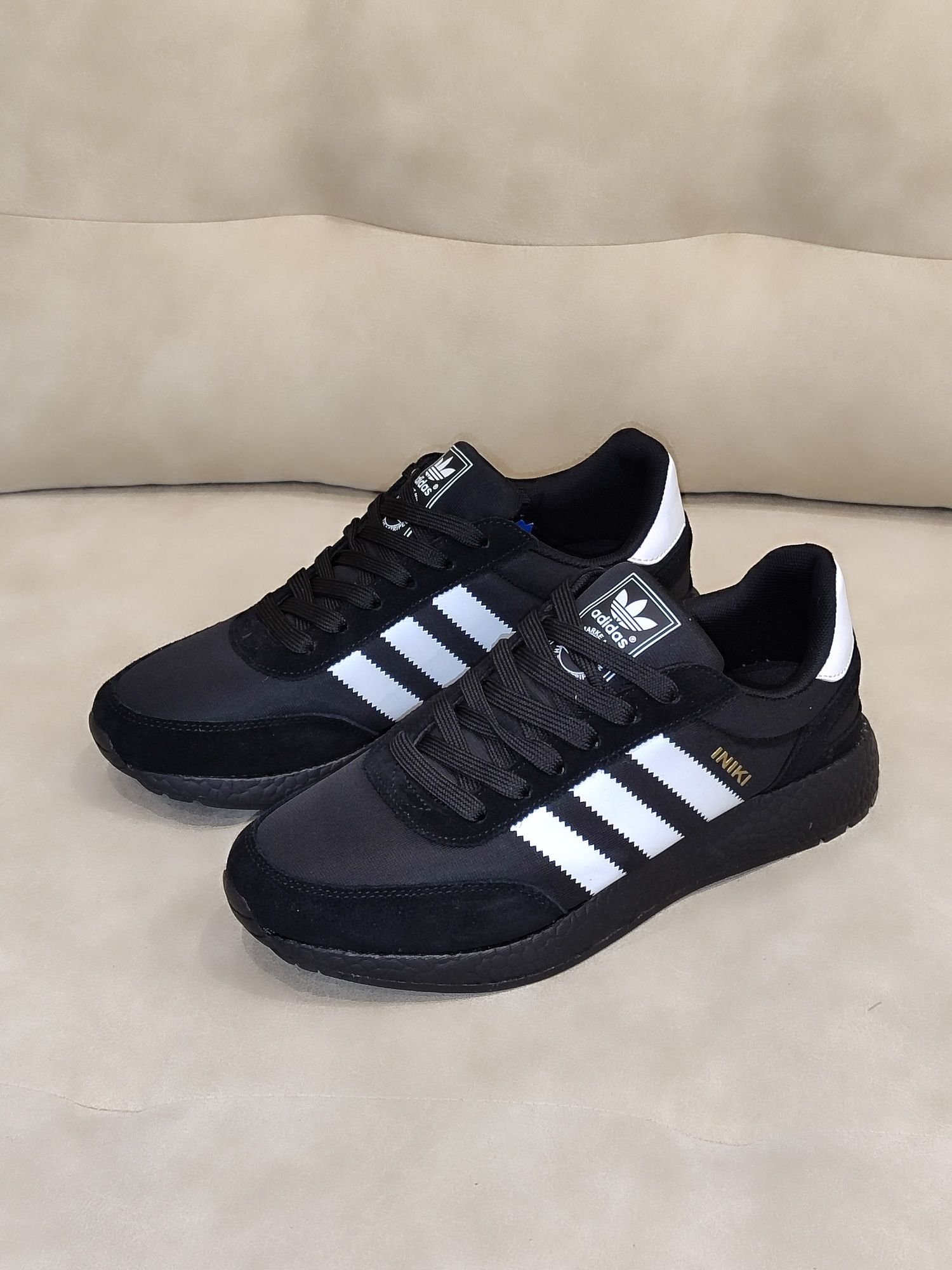 Кроссовки мужские Adidas Iniki.41 р по 46 р.