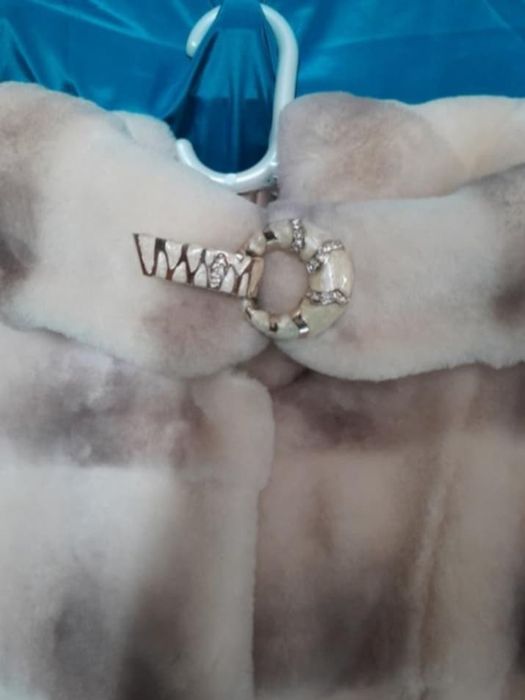 шуба біла королівський мутон натуральна