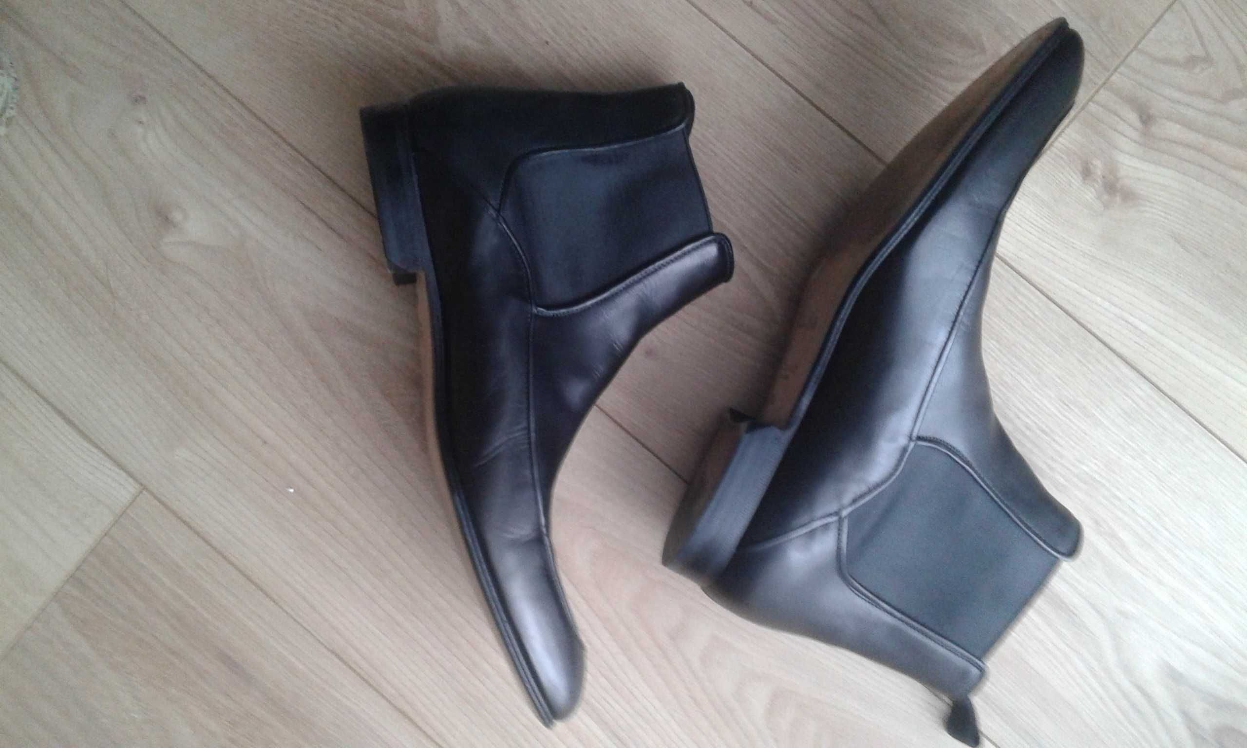 Buty sztyblety Pollini Nowe