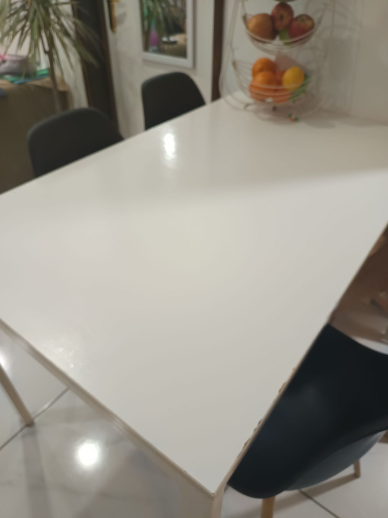 Mesa IKEA branco lacado