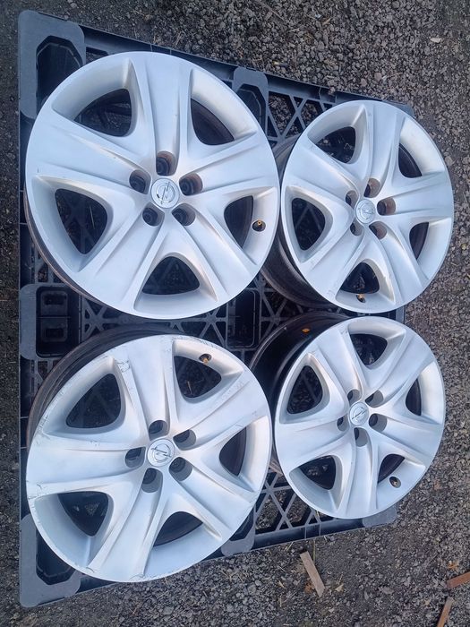 Felgi stalowe strukturalne Opel 17'' 5x105 + kołpaki