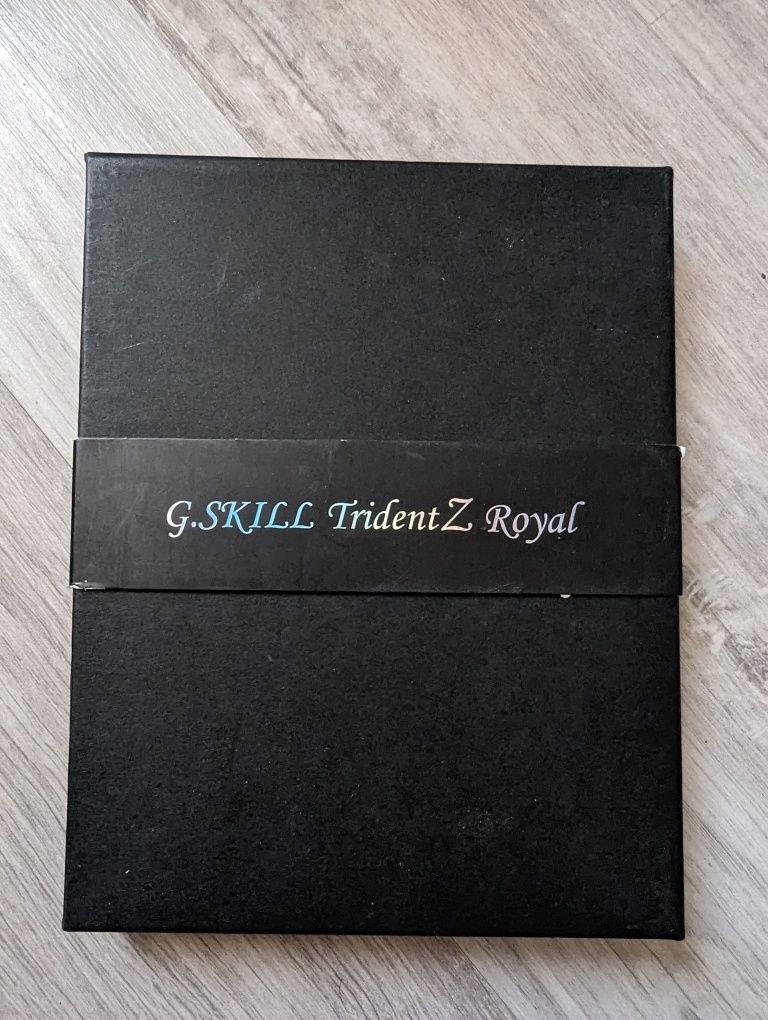 G.Skill 16 GB (2x8GB) 4000 MHz Trident Royal (F4-4000C17D-16GTRGB)