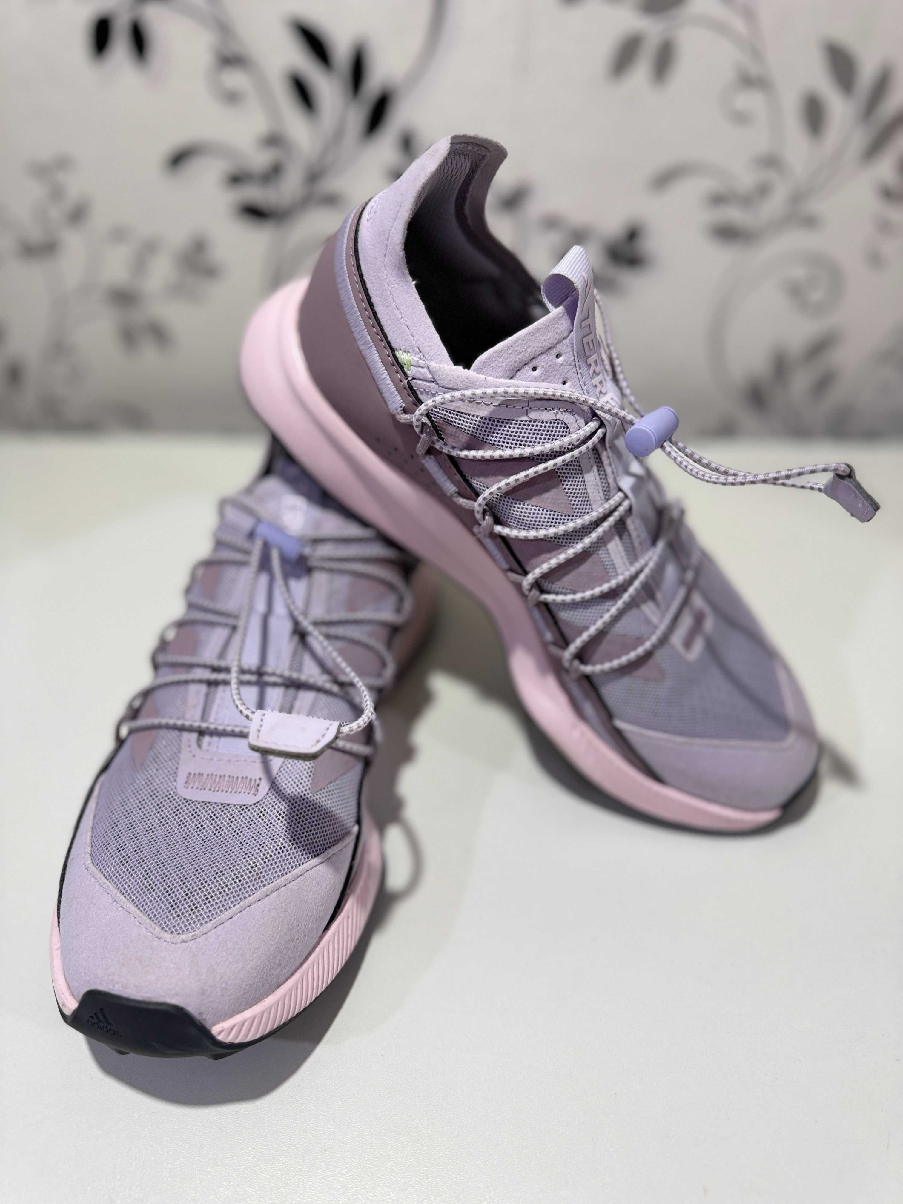 Кросівки жіночі Adidas terrex Voyager 21  ie2594, 39.5р