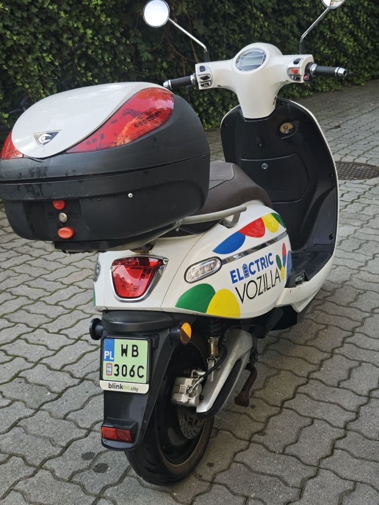 Skuter elektryczny Vozilla 3000W retro Vespa Blinkee 2x akumulator
