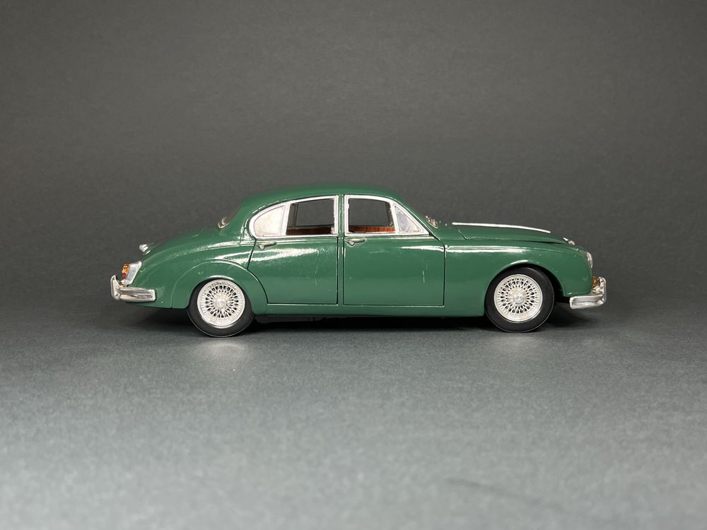 Jaguar Mark 2 модель машинка 1:18 Maisto