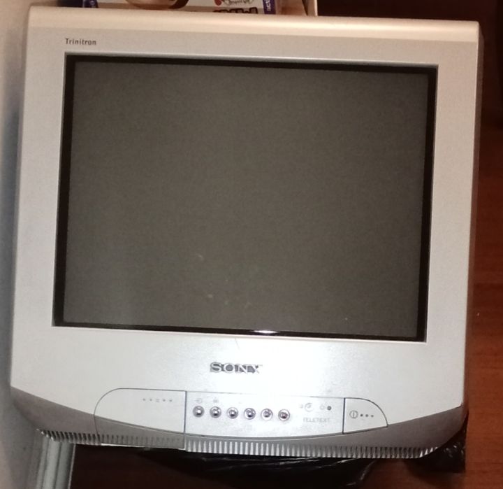 Sony Trinitron estéreo 34cm