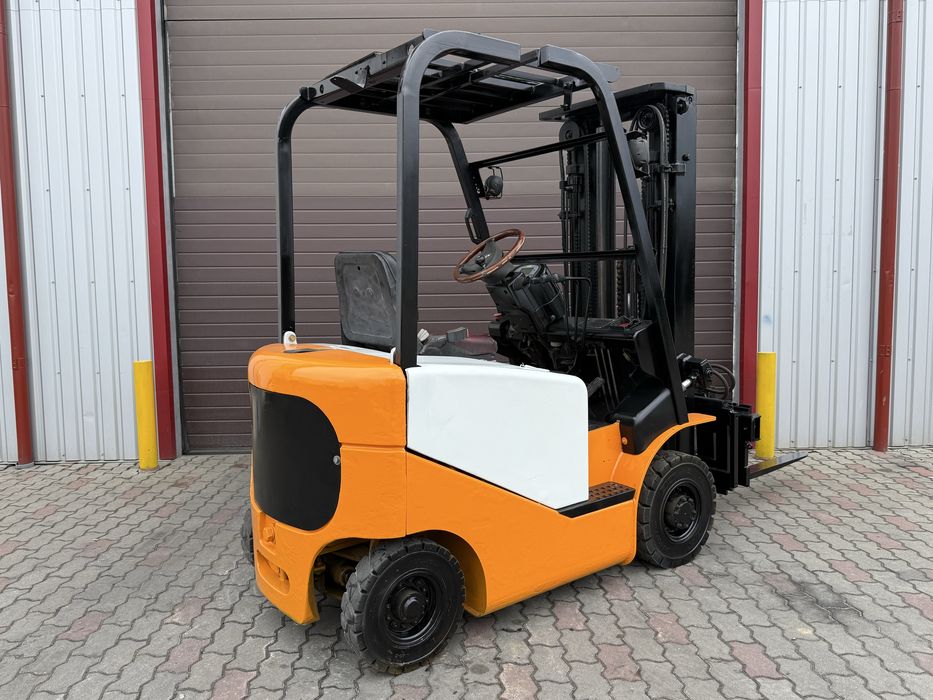Forklift truck CPD15J