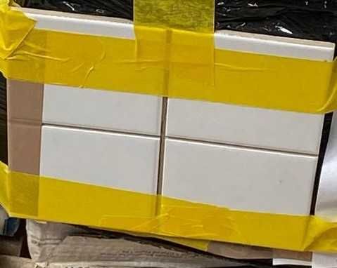 Azulejos novos de dimensões cores e quantidades diversas a partir 5€m2