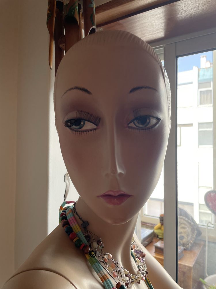 Manequim de senhora para loja ou decoraçao