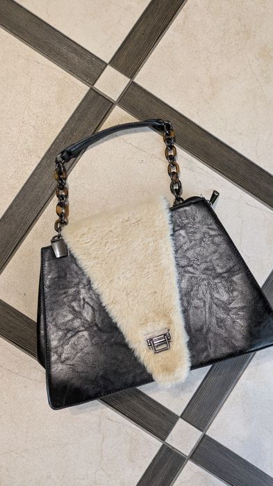 Шкіряна сумка з хутром