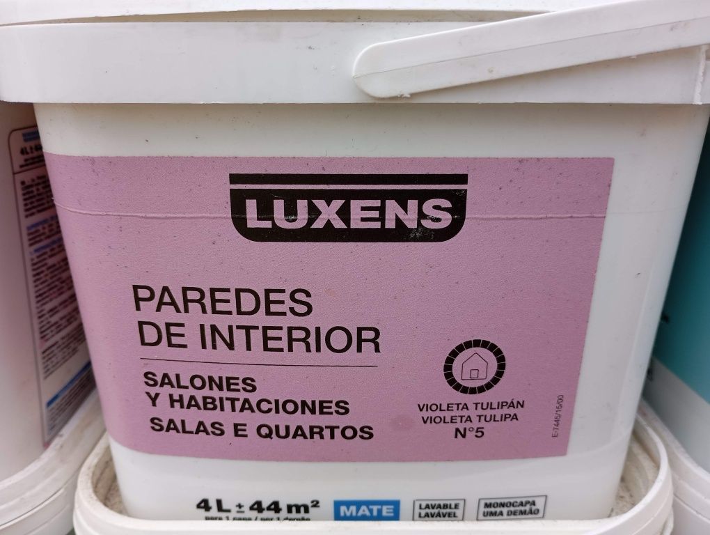Tinta 3€ cada lata de 4 litros