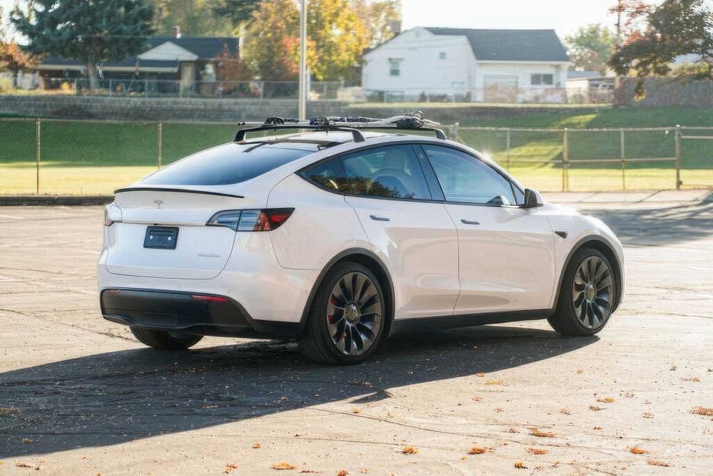 Tesla Model Y Performance      2022