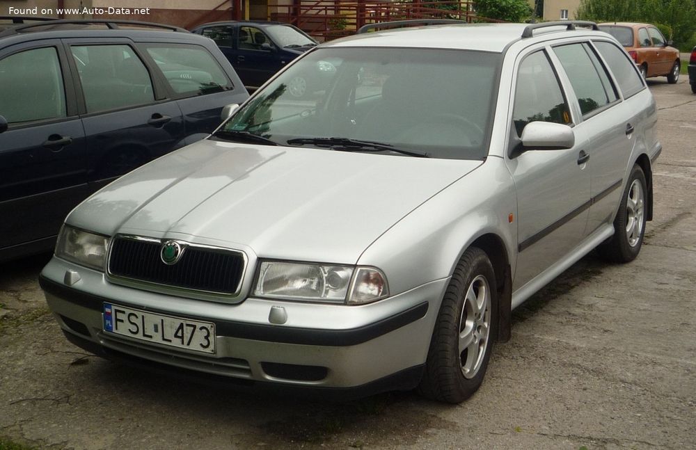 Кузовні деталі Skoda Octavia 1.8турбо бензин сріблястий металік