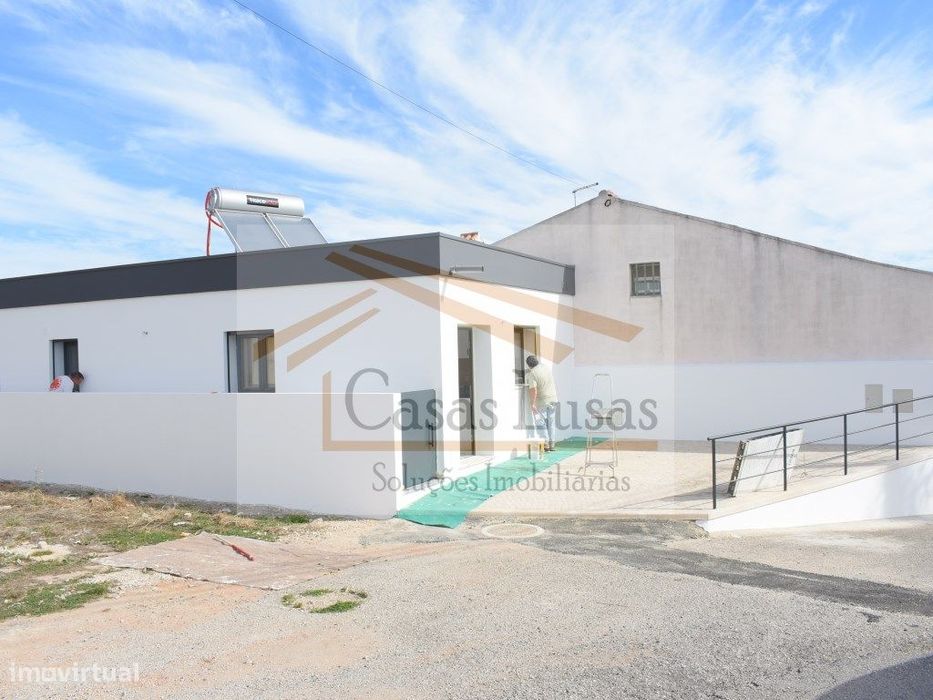 Moradia Moderna T3 Térrea c/ Quintal