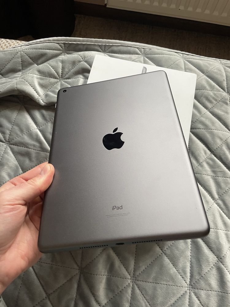 Apple iPad 9 экран 10.2  64gb icloud идеал