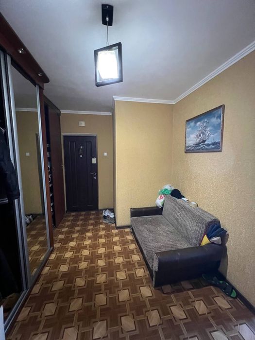 Здам без хоз. 2-кімнаты в 3-кв. вул.Червоної Кал. м.Почайна 15хв..їзди