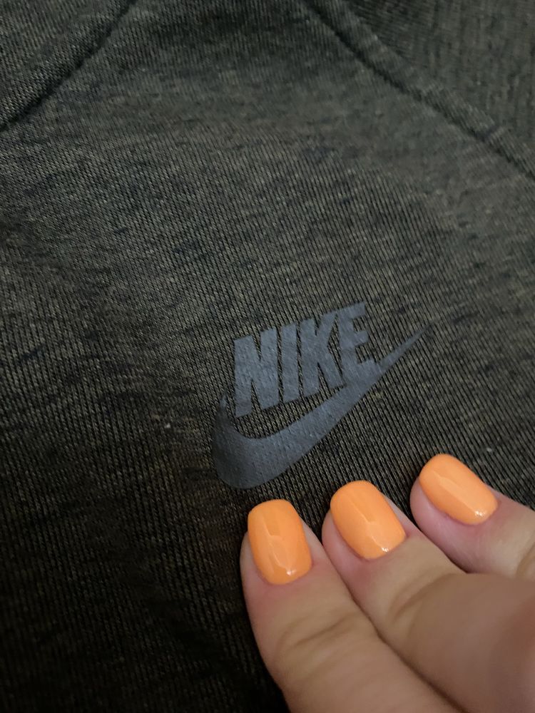 Отдам олимпийку от Nike