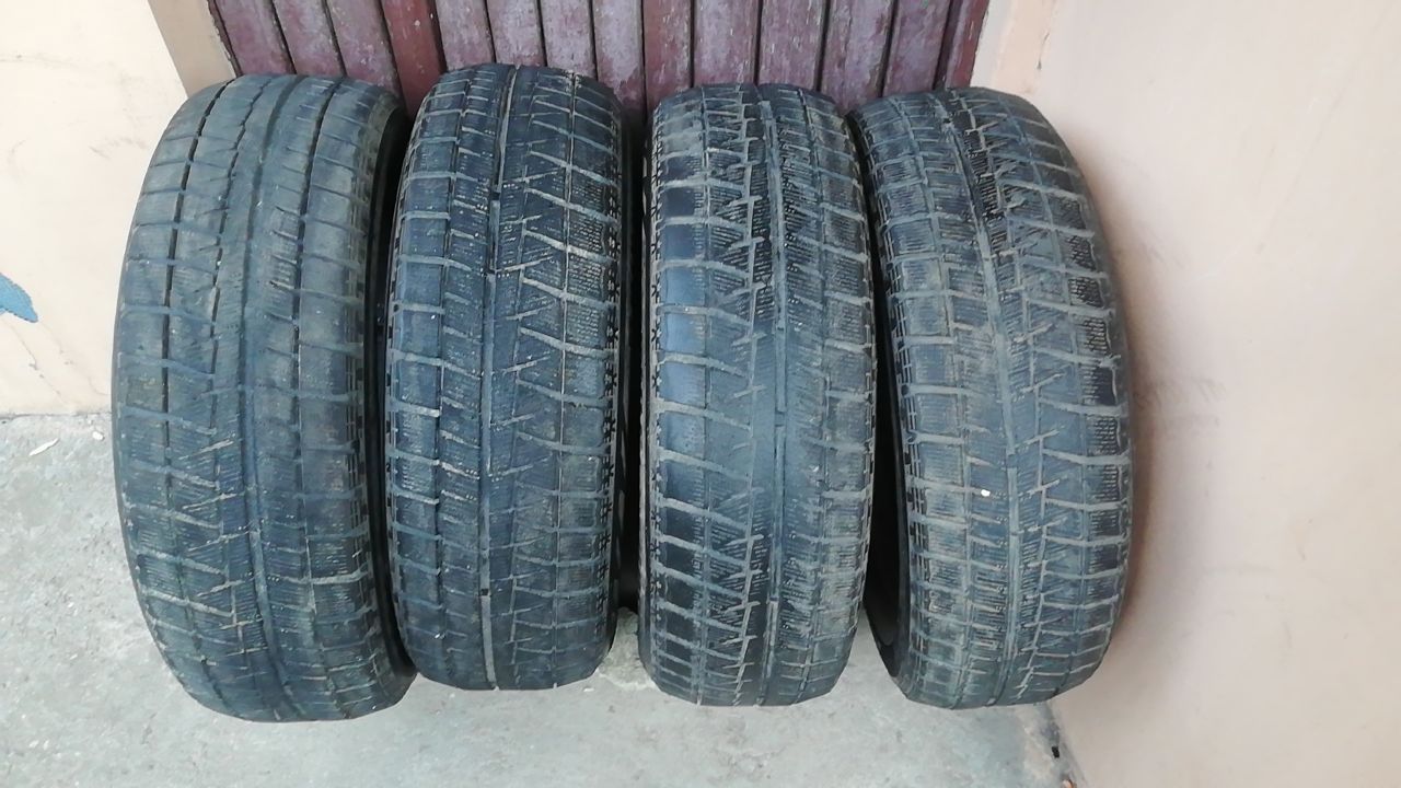 Продам R15 195/65 bridgestone blizzak revo gz R15