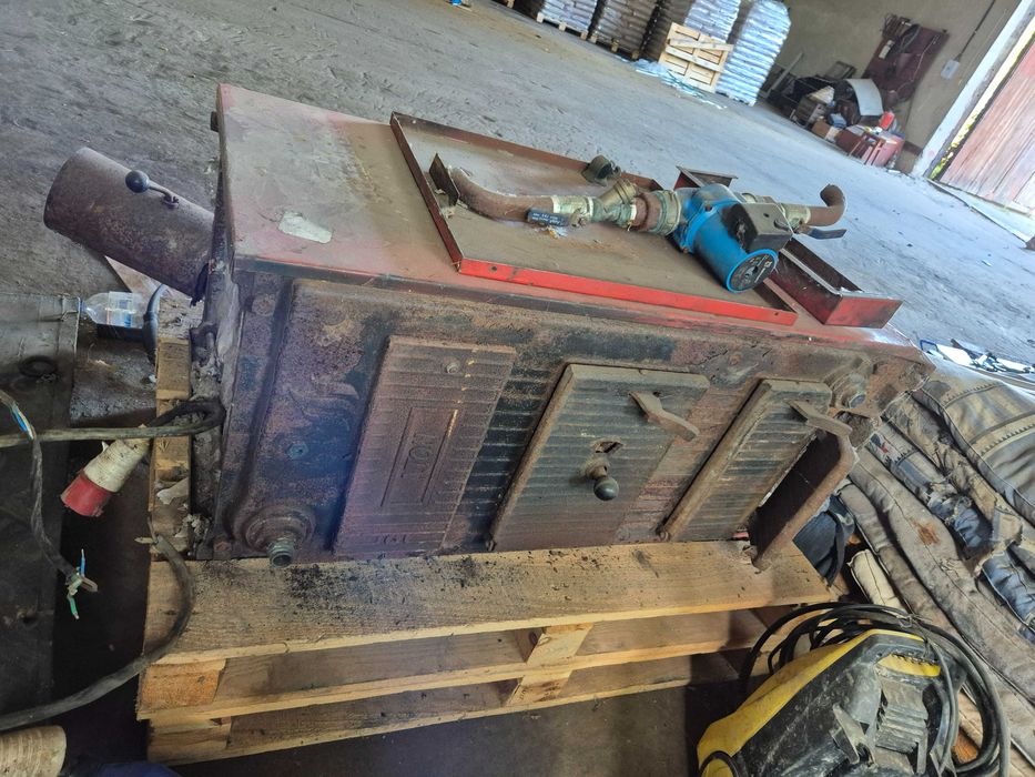 Котел твердопаливний