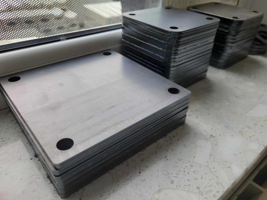 marka montażowa 11 x 11 cm STALOWA PODSTAWA blacha 6 mm- LUB na WYMIAR