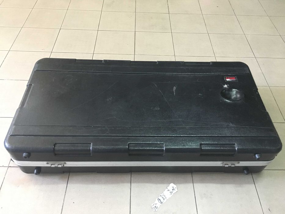 GATOR case mesa de som