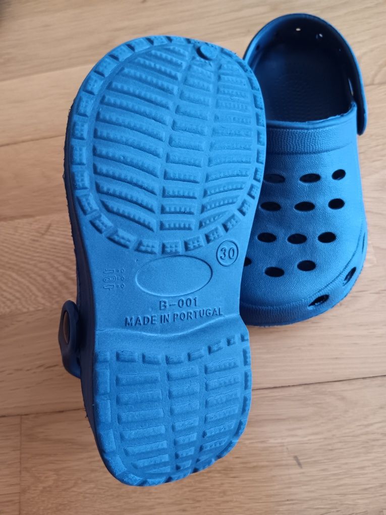 Crocs azuis numero 31
