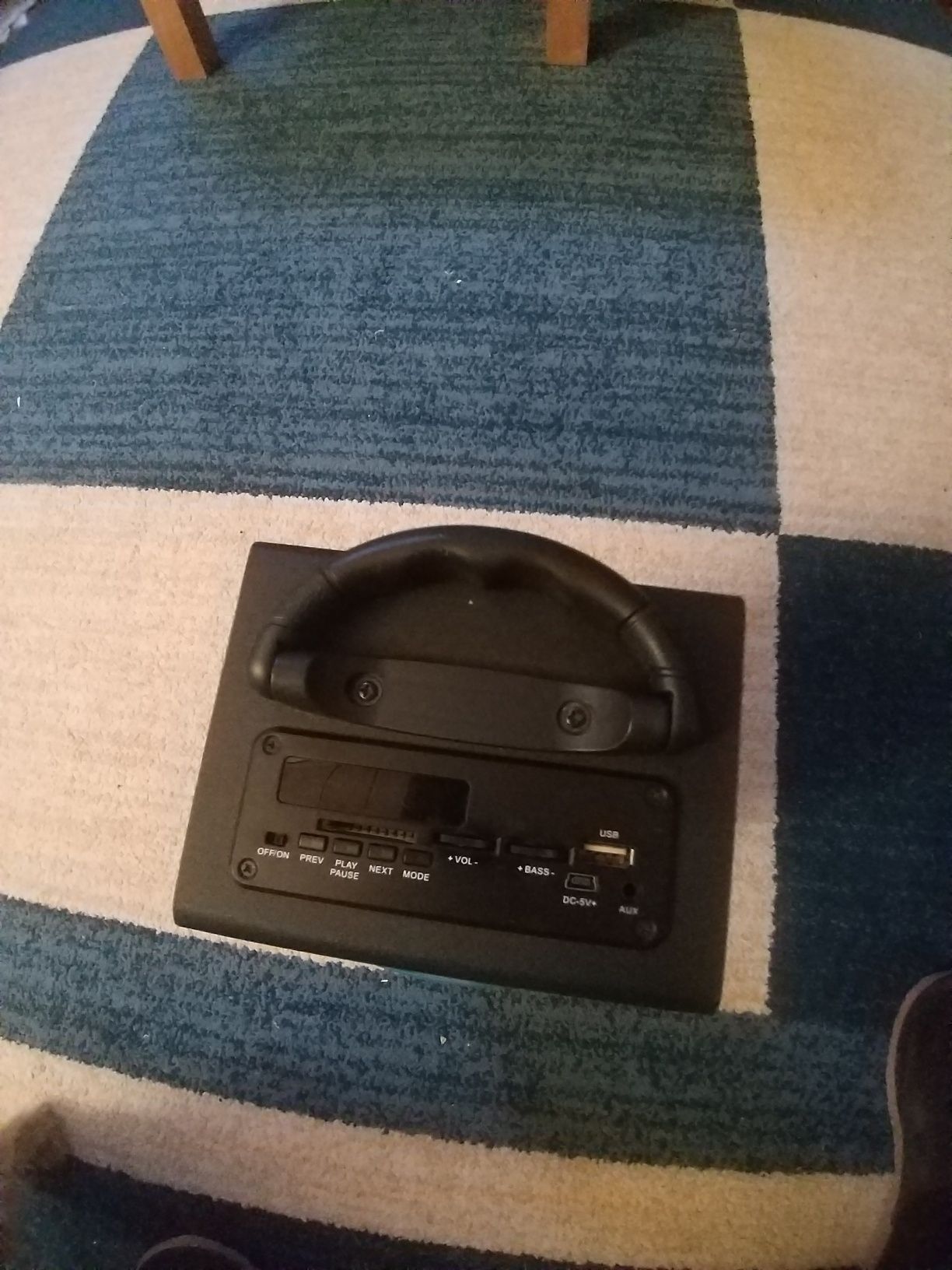 Coluna musical,  com ligação  a MP3