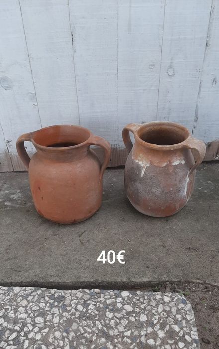 Vários artigos em barro