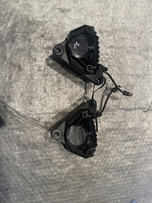BMW K75 Zacisk Hamulcowy Lewy Przód + Klocki M749