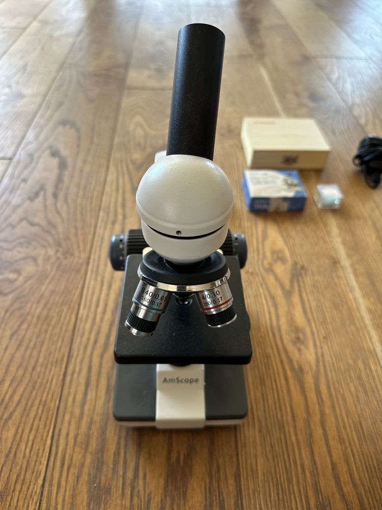 Microscópio AmScope – ideal para estudantes e iniciantes em biologia