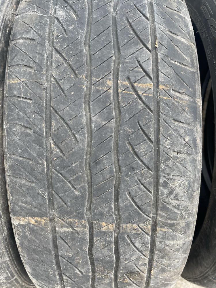 Продам комплект шин Dunlop 215/45R18 лето.